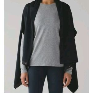 Lululemon Vinyasa Wrap in nocturnal teal / black.